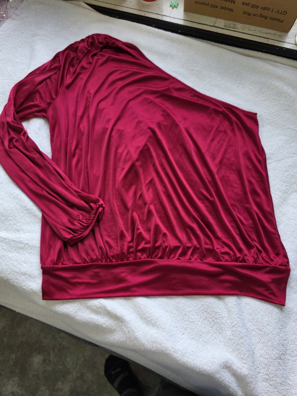 Moda International Raspberry One Shoulder Split Sleeve Top Size Large - Picture 2 of 9